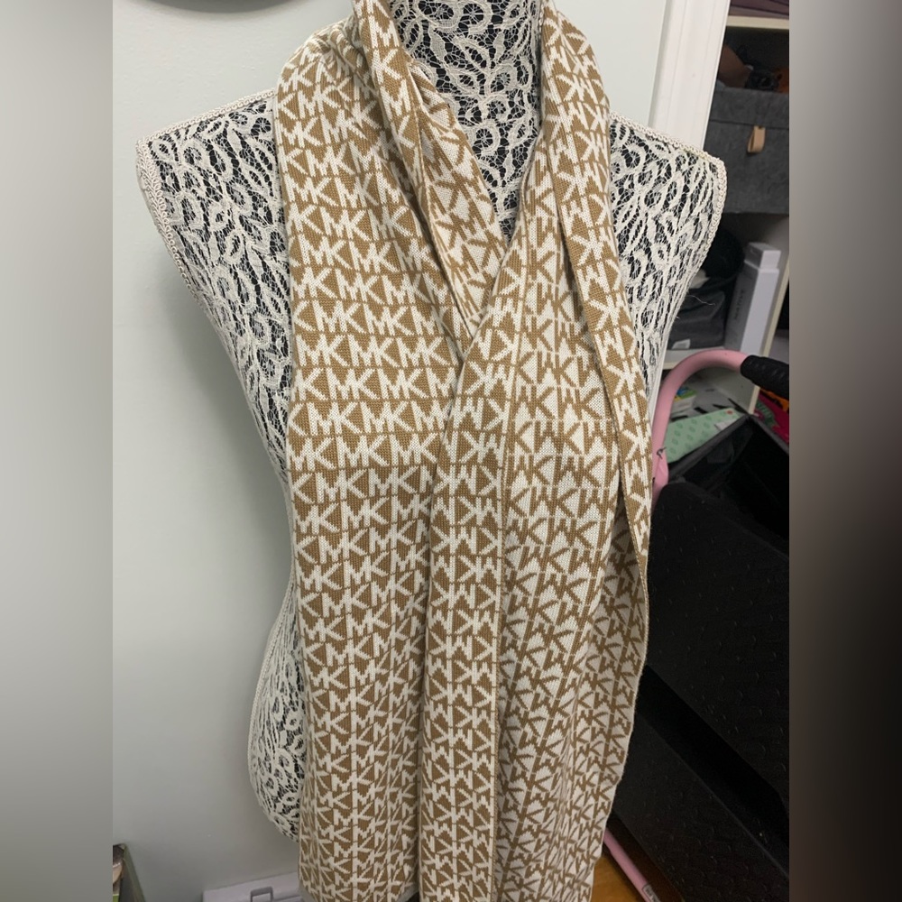 Michael Kors scarf